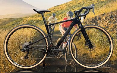 Bici gravel CANNNONDALE Topatone carbon