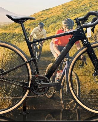 Bici gravel CANNNONDALE Topatone carbon