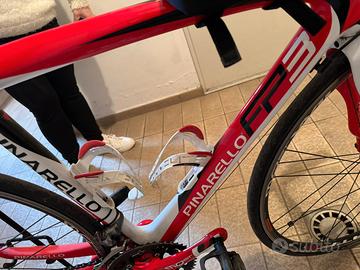 Bicicletta da corsa in carbonio pinarello