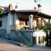 Casa 2 alloggi + capannone artigianale collina