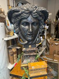 Testa medusa in marmo