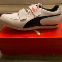 Scarpe chiodate salto triplo