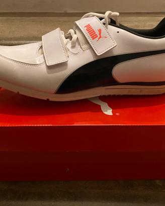 Scarpe chiodate salto triplo