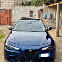 Alfa Romeo Giulia 2.2 180cv AT8