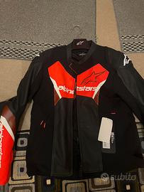 Guanti(xl) , giaca(taglia 54), scarpe (44).