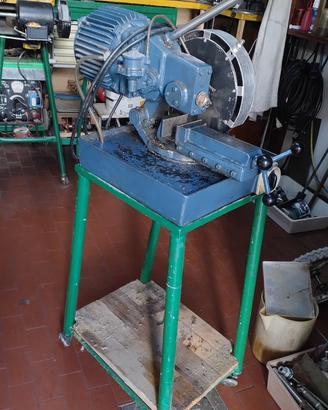 sega dal ferro o legno 