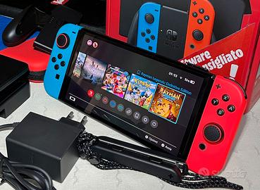 Nintendo Switch Oled (custodie incluse)