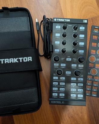 Native Instruments Traktor Kontrol X1 MK1 + Bag