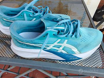 Magic Speed 4 Running Asics (mis. 45)
