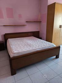 Letto matrimoniale completo di rete e materasso