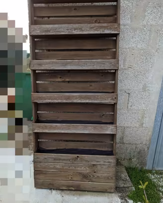 Fioriera verticale in legno