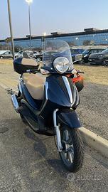 Beverly 300ie tourer