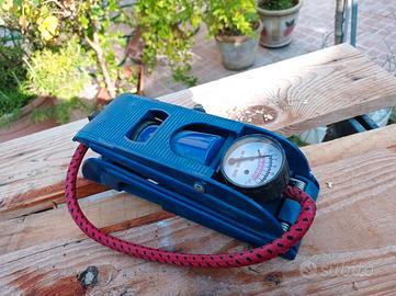 Pompa ad area a pedale manuale con manometro