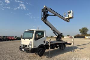 2019 multitel nissan NT400 piattaforma autocarrata