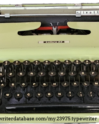 Macchina da scrivere Olivetti Lettera 22