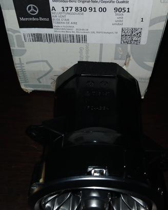 Bocchetta aria mercedes GLA o  Classe A  - W177