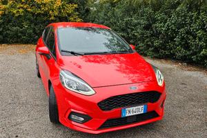 Magnifica Ford Fiesta ST-Line