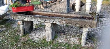 Vasca in pietra antico abbeveratoio