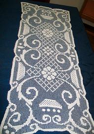 Corsia bianca in filet modano