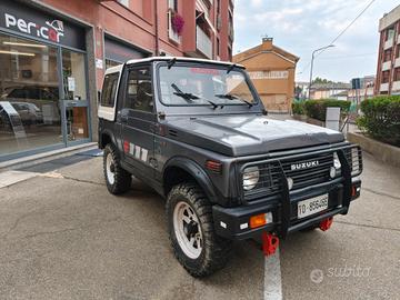 Suzuki SJ 413 SJ410 Berlina De Luxe