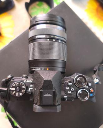 Macchina fotografica Olympus OM-D E-M5 mark II