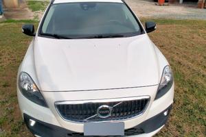 Volvo v40 cross country