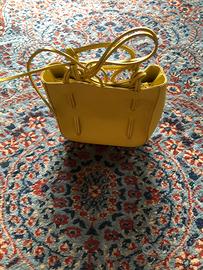 Borsa gialla di pelle