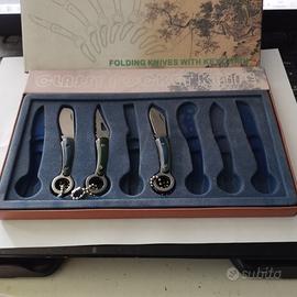 Scatola con 3 mini-coltellini portachiavi