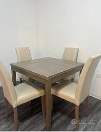 Tavolo 90x90 allungabile a  180 con 4 sedie