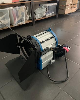 Luce HMI 575W Fresnel  (tipo ARRI)
