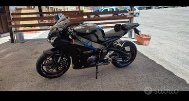 Honda CBR 1000 RR fireblade 