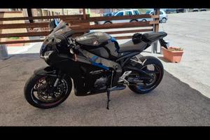 Honda CBR 1000 RR fireblade 