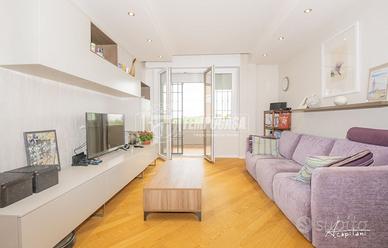 Quadrilocale RISTRUTTURATO E DOTATO DI ACSENSORE i