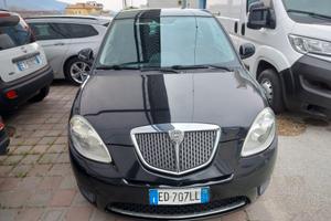 Lancia Ypsilon 1.2 69 CV New Oro
