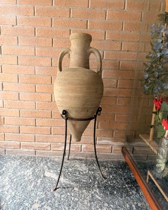 Anfora romana in terracotta con treppiede h 1 m