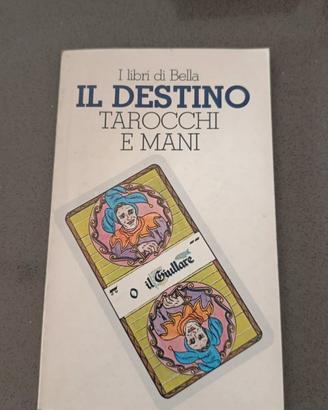 libro il destino tarocch e mani