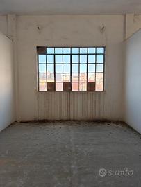 Enorme magazzino disponibile per Rave e feste