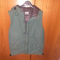 GILET SMANICATO CON CAPPUCCIO