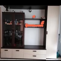 Mobile-tavolo-sedie soggiorno