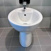 Bidet Dolomite con miscelatore Grohe