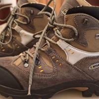 scarpone trekking/montagna taglia 40