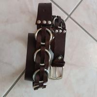 Cintura donna di pelle con borchie