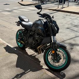 YAMAHA MT-07 FULL OPTIONAL