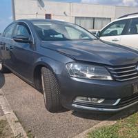 Volkswagen Passat b7 anno 2014 ricambi usati