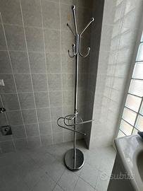 Apendi accappatoi e porta asciugamani da bagno