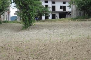 Rustico su 3 livelli piu terreno