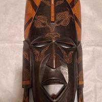 Maschera in legno scolpita del Kenia anno 1993
