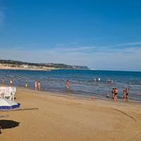 Agosto al Lido di Fano: tra mare e cultura