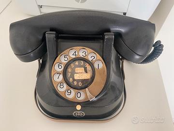 Telefono vintage RTT-56 A oggetto scenico