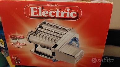 Macchina per la pasta a motore